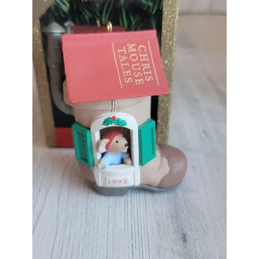 Hallmark 1992 Chris mouse tails magic‎ ornament Xmas